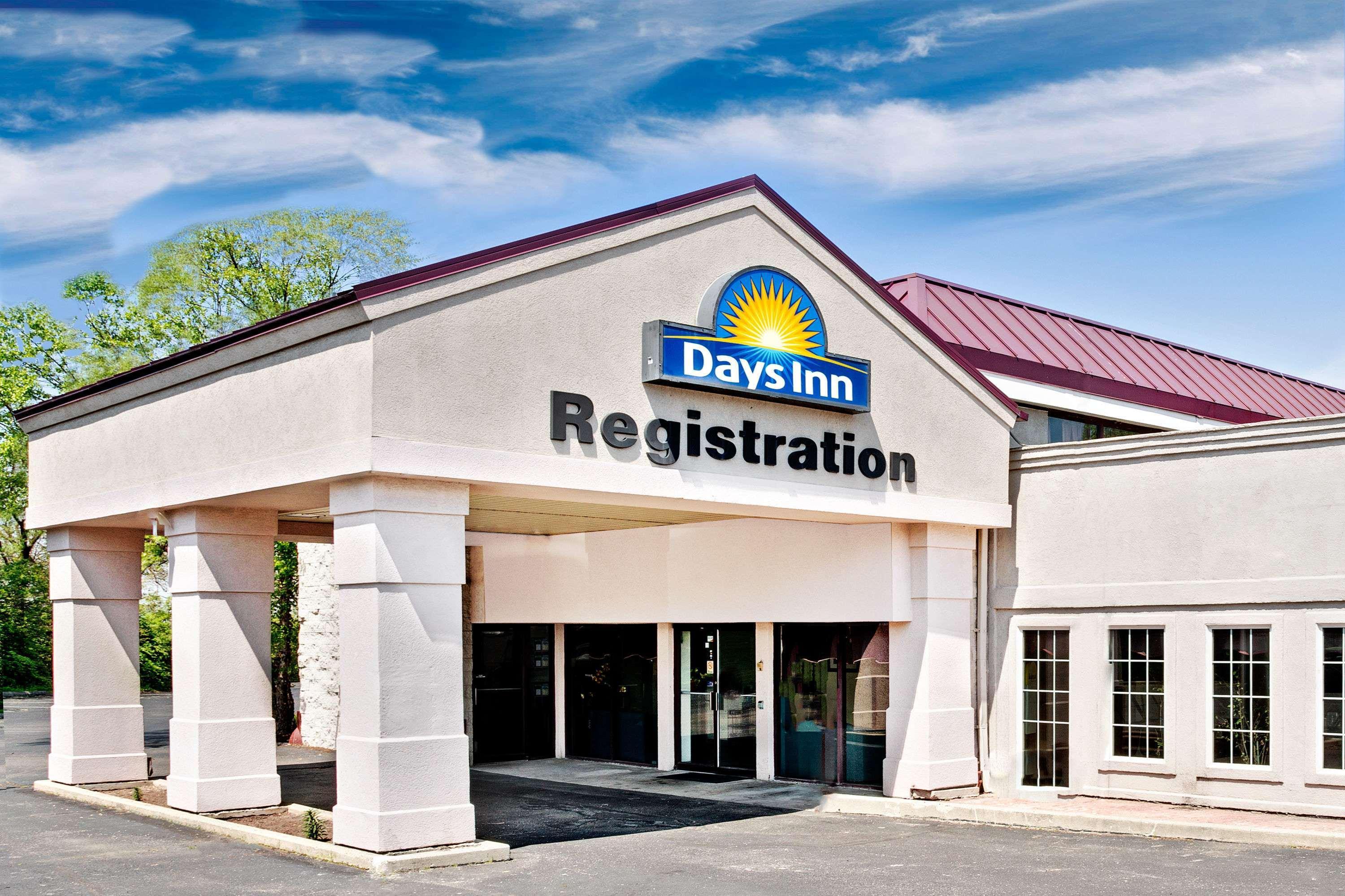 Days Inn By Wyndham Шаронвілл Екстер'єр фото