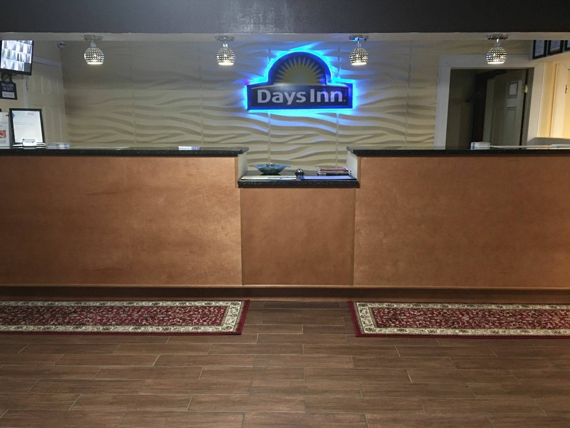 Days Inn By Wyndham Шаронвілл Екстер'єр фото